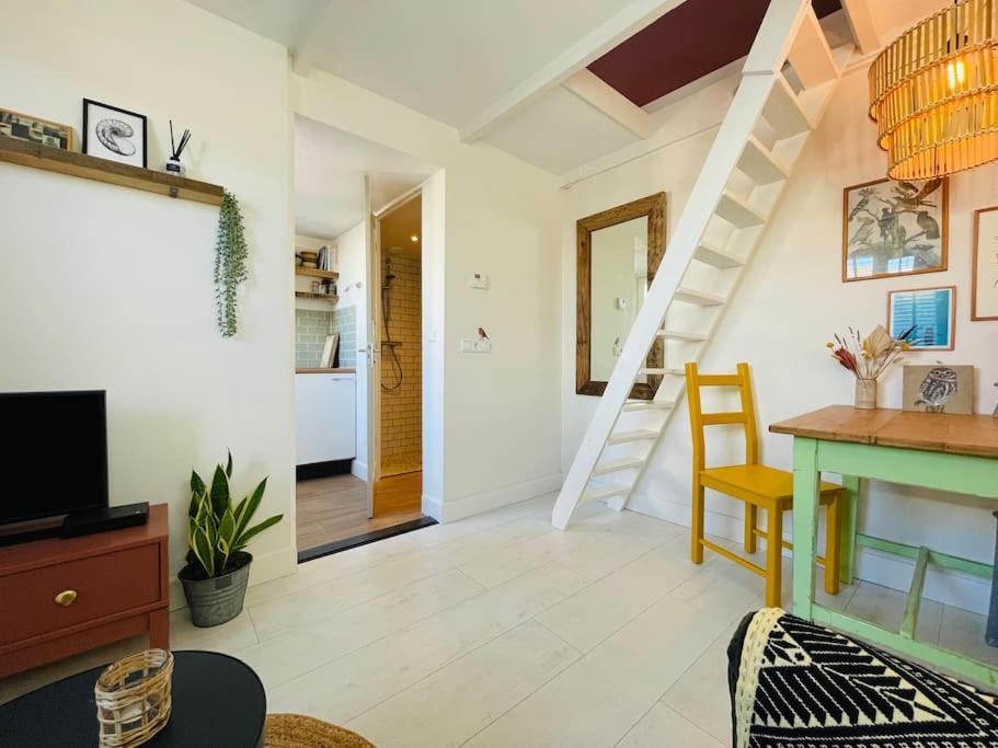 נורדוויק The Birdhouse, Tiny Home Close To The Beach מראה חיצוני תמונה