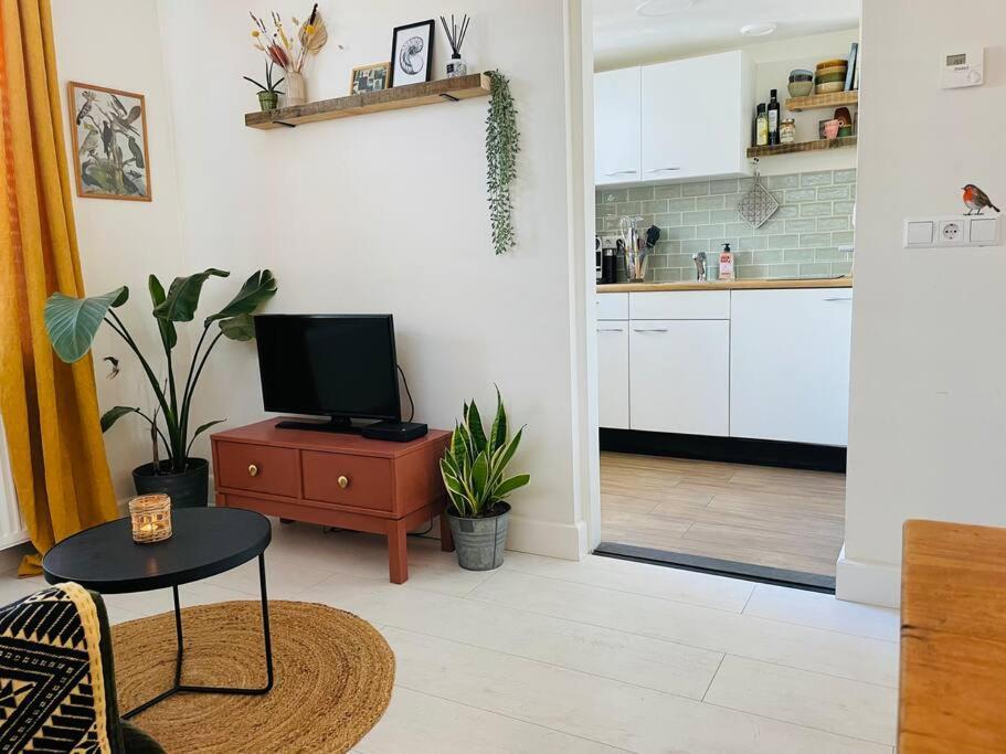 נורדוויק The Birdhouse, Tiny Home Close To The Beach מראה חיצוני תמונה